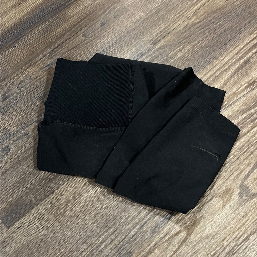 Women’s M - Black Pants